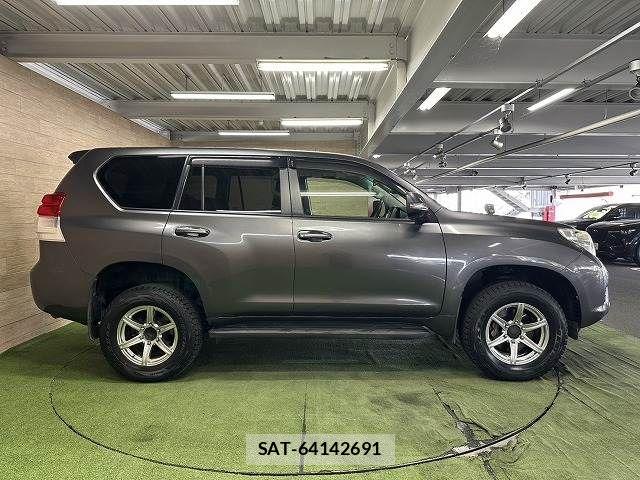 Toyota LAND CRUISER PRADO 2010-01 8485588-17