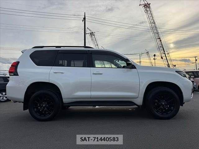 Toyota LAND CRUISER PRADO 2023-10 8525424-11