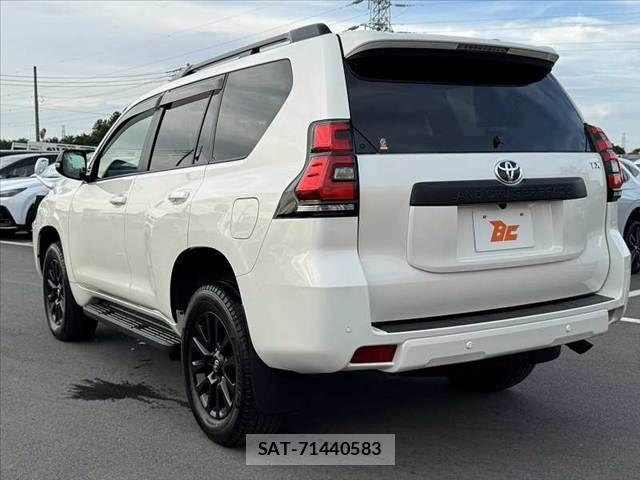 Toyota LAND CRUISER PRADO 2023-10 8525424-12