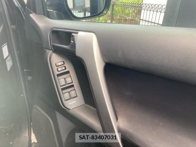 Toyota LAND CRUISER PRADO 2015-10 8562341-15