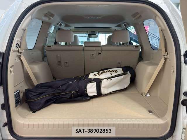 Toyota LAND CRUISER PRADO 2020-02 8562327-8