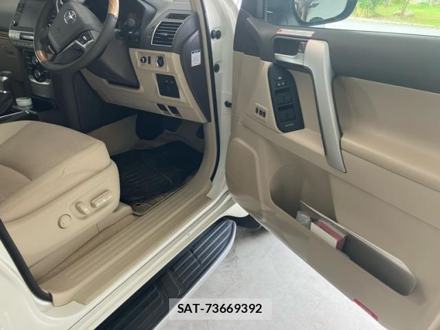 Toyota LAND CRUISER PRADO 2023-02 8562322-14