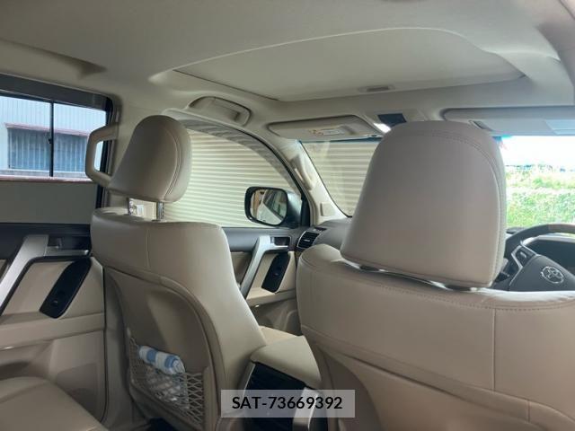 Toyota LAND CRUISER PRADO 2023-02 8562322-16
