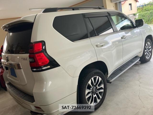 Toyota LAND CRUISER PRADO 2023-02 8562322-8