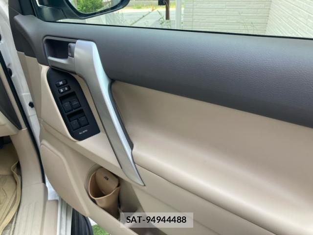 Toyota LAND CRUISER PRADO 2020-01 8562330-10
