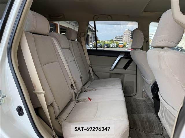 Toyota LAND CRUISER PRADO 2019-08 8562323-18