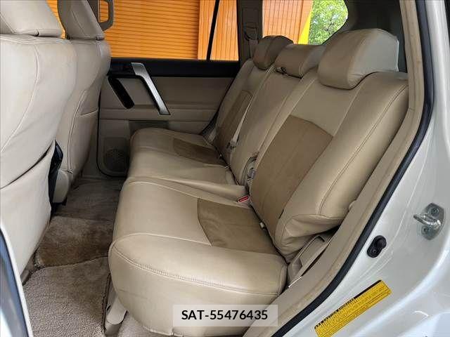 Toyota LAND CRUISER PRADO 2023-02 8562333-18