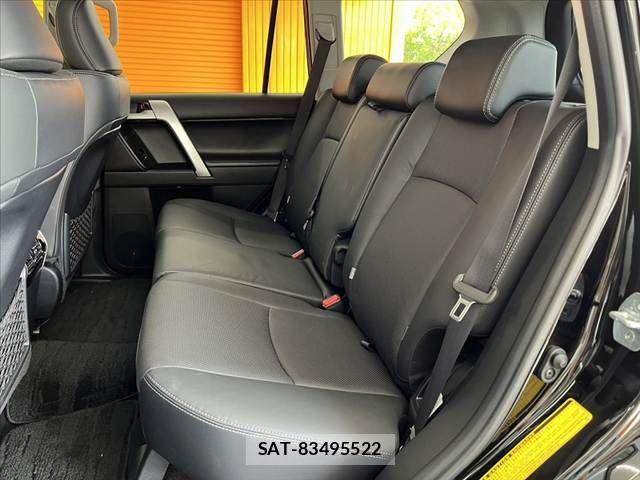 Toyota LAND CRUISER PRADO 2023-08 8562331-18