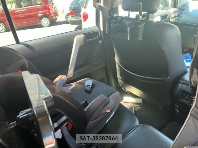 Toyota LAND CRUISER PRADO 2023-06 8562332-24