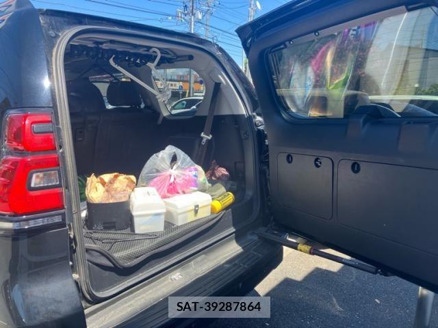 Toyota LAND CRUISER PRADO 2023-06 8562332-6