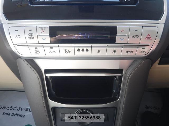 Toyota LAND CRUISER PRADO 2023-04 8562325-12