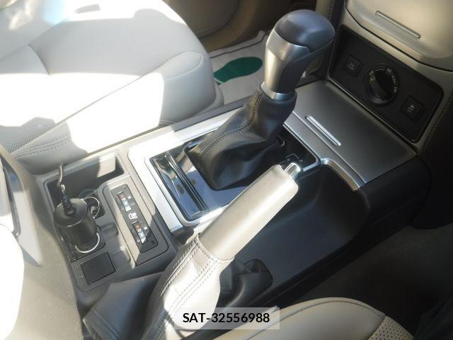 Toyota LAND CRUISER PRADO 2023-04 8562325-13