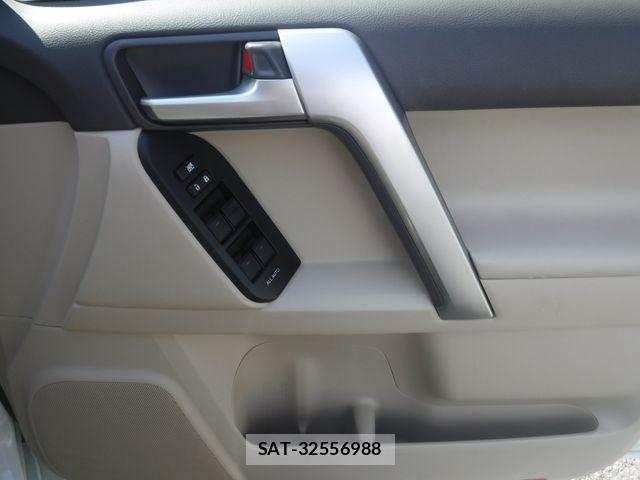 Toyota LAND CRUISER PRADO 2023-04 8562325-14