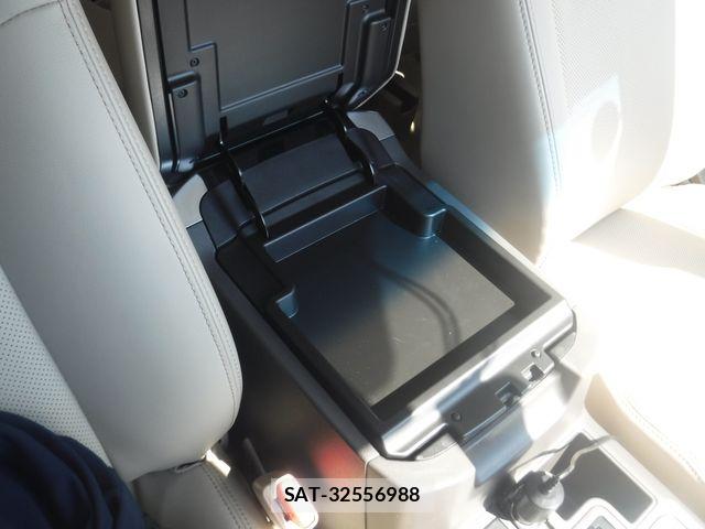 Toyota LAND CRUISER PRADO 2023-04 8562325-20