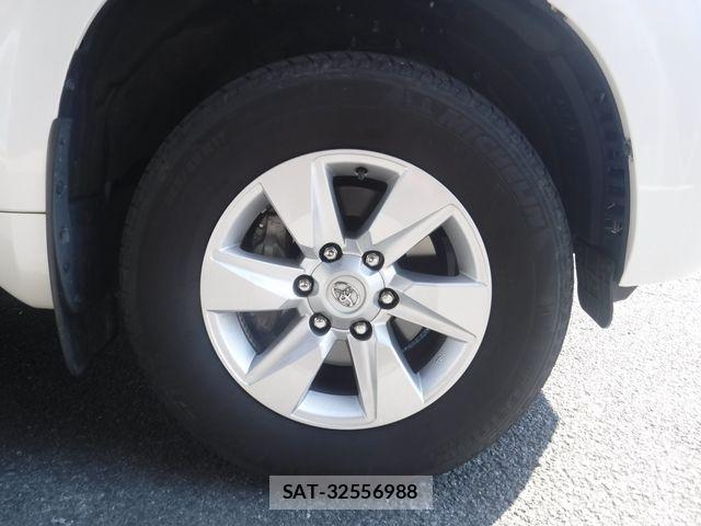 Toyota LAND CRUISER PRADO 2023-04 8562325-25