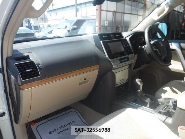 Toyota LAND CRUISER PRADO 2023-04 8562325-6