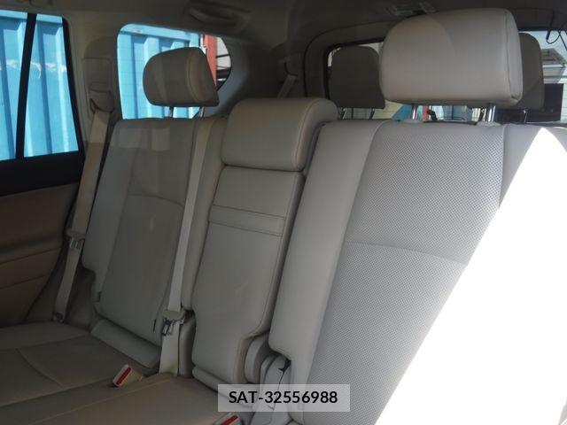 Toyota LAND CRUISER PRADO 2023-04 8562325-8
