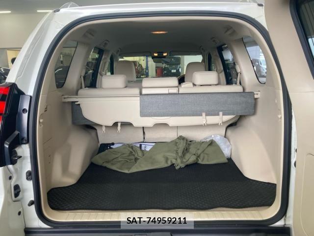 Toyota LAND CRUISER PRADO 2017-11 8627380-26