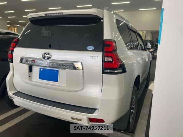 Toyota LAND CRUISER PRADO 2017-11 8627380-8