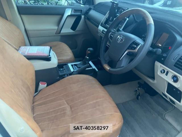 Toyota LAND CRUISER PRADO 2023-02 8627379-12