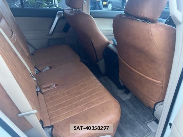 Toyota LAND CRUISER PRADO 2023-02 8627379-26