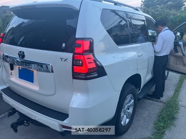 Toyota LAND CRUISER PRADO 2023-02 8627379-7