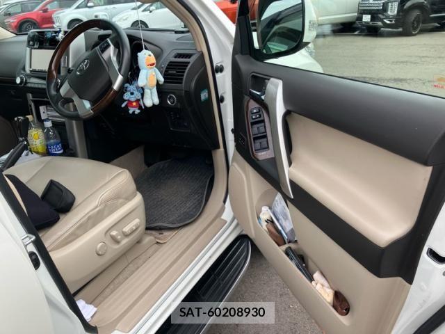 Toyota LAND CRUISER PRADO 2013-04 8627384-17