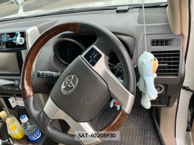 Toyota LAND CRUISER PRADO 2013-04 8627384-19