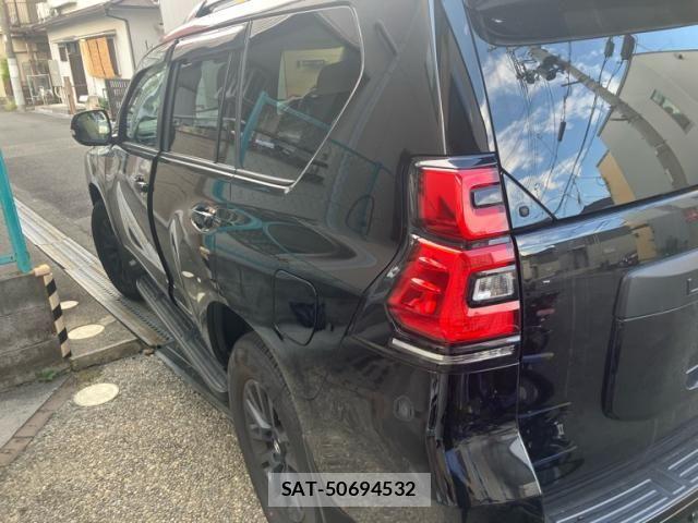 Toyota LAND CRUISER PRADO 2023-03 8627362-6