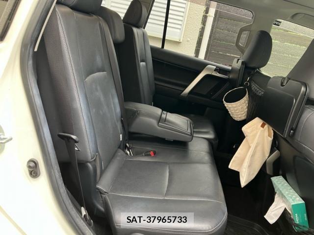 Toyota LAND CRUISER PRADO 2017-09 8627373-13