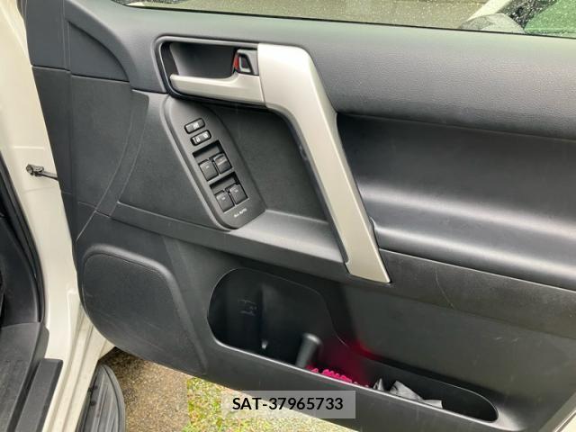 Toyota LAND CRUISER PRADO 2017-09 8627373-18