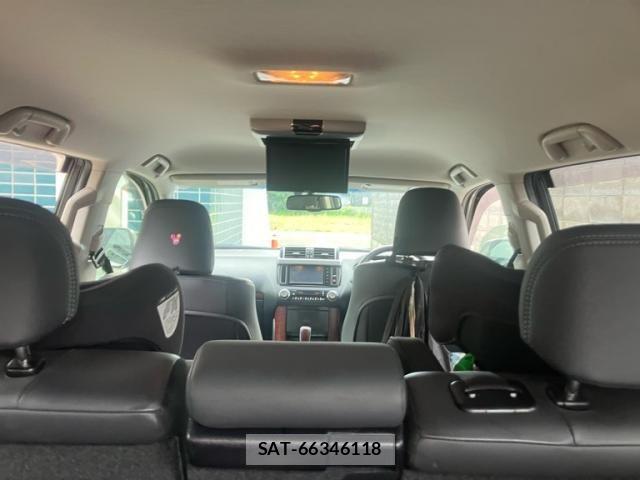 Toyota LAND CRUISER PRADO 2016-07 8666352-14