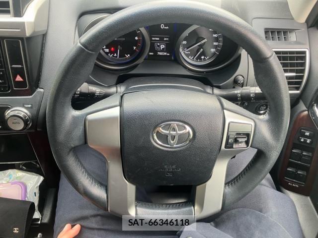 Toyota LAND CRUISER PRADO 2016-07 8666352-19