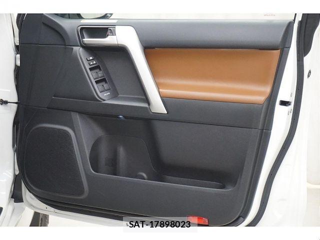 Toyota LAND CRUISER PRADO 2022-01 8659772-12