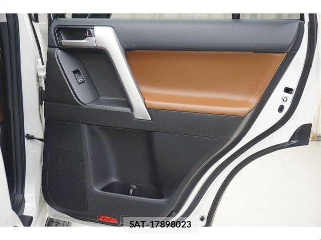 Toyota LAND CRUISER PRADO 2022-01 8659772-13