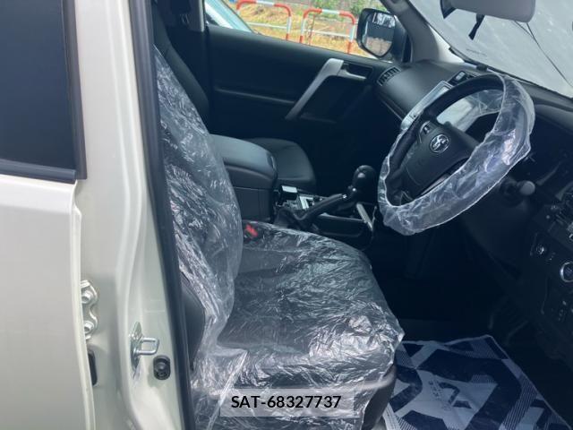 Toyota LAND CRUISER PRADO 2023-12 8659770-11