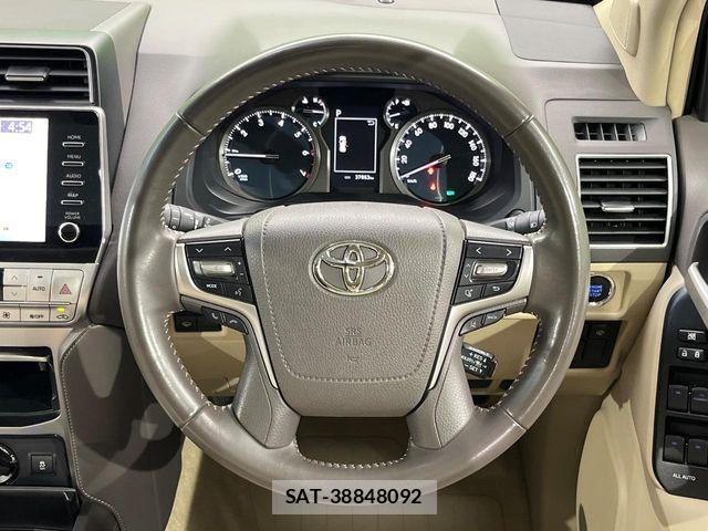 Toyota LAND CRUISER PRADO 2022-10 8659777-10