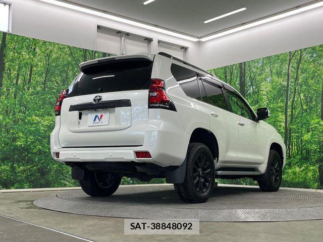 Toyota LAND CRUISER PRADO 2022-10 8659777-16