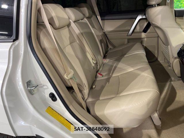 Toyota LAND CRUISER PRADO 2022-10 8659777-8