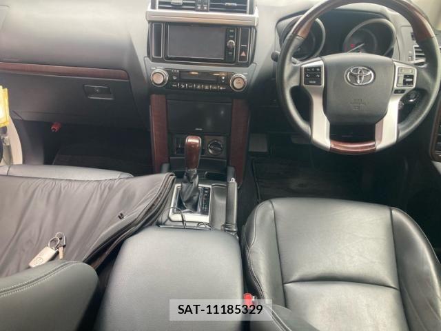 Toyota LAND CRUISER PRADO 2017-03 8659785-17