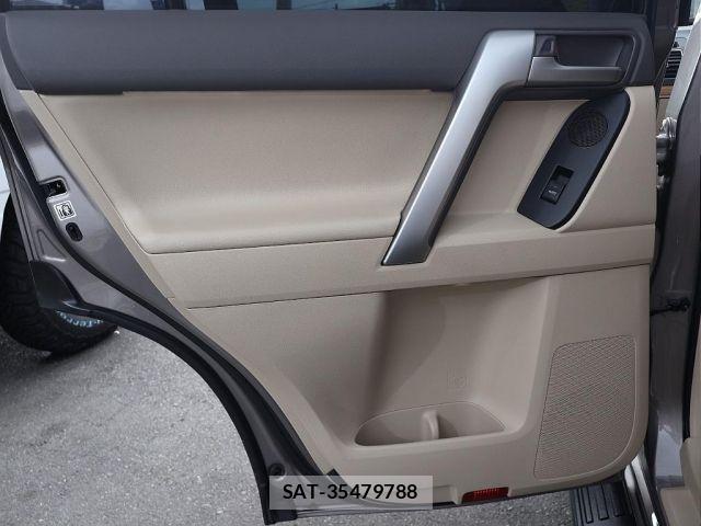 Toyota LAND CRUISER PRADO 2023-01 8659771-14