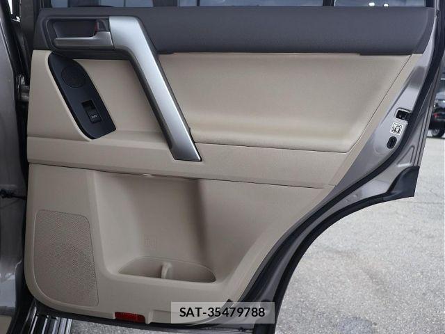 Toyota LAND CRUISER PRADO 2023-01 8659771-16