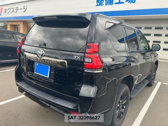 Toyota LAND CRUISER PRADO 2022-02 8666351-11