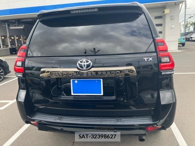 Toyota LAND CRUISER PRADO 2022-02 8666351-12