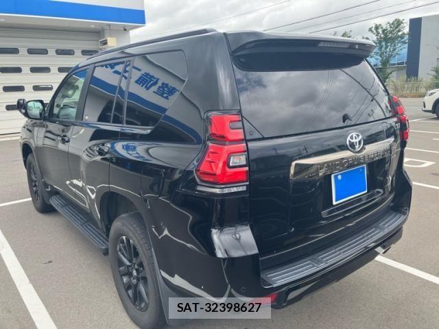 Toyota LAND CRUISER PRADO 2022-02 8666351-13