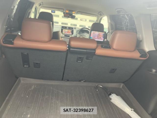 Toyota LAND CRUISER PRADO 2022-02 8666351-14