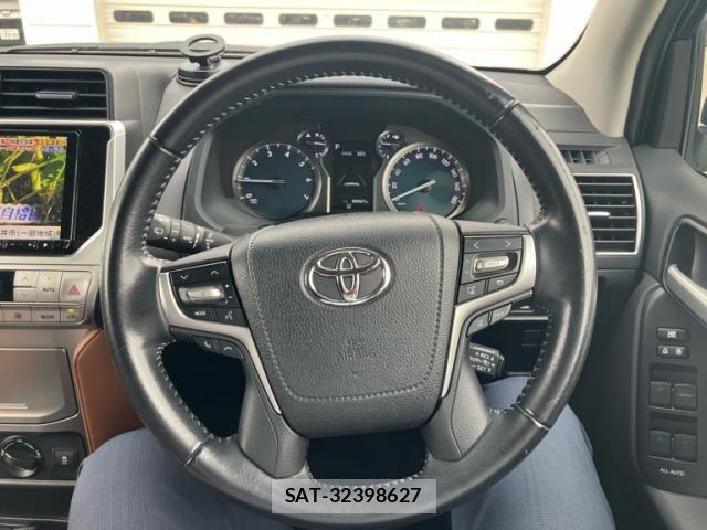 Toyota LAND CRUISER PRADO 2022-02 8666351-19