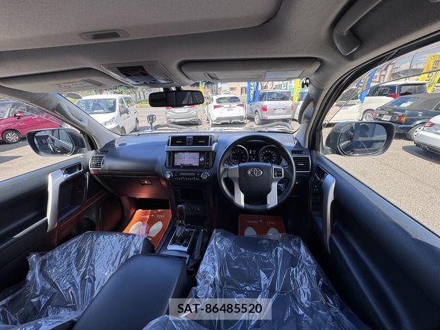 Toyota LAND CRUISER PRADO 2016-07 8659788-18