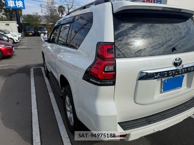 Toyota LAND CRUISER PRADO 2022-07 8659782-3