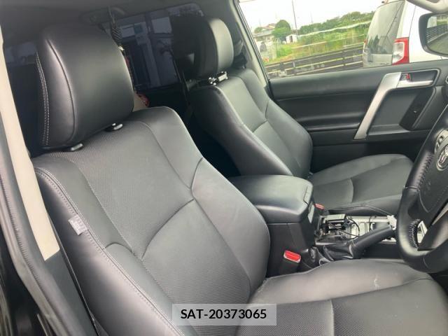 Toyota LAND CRUISER PRADO 2023-10 8685801-10